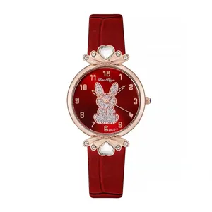 Rode lederen horloge met kristallen konijn wijzerplaat en roségouden metalen kast