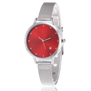 Montre à Quartz Minimaliste pour Femme Bracelet en Maille Milanaise Alliage Cadran Analogique Rond Décoration Étoile