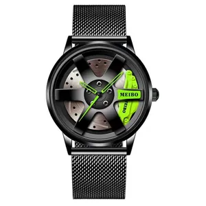 Reloj de hombre con esfera de diseño de llanta negra y detalle de pinza de freno verde