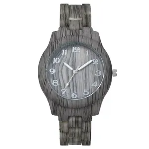 Montre à quartz motif bambou avec texture bois gris et chiffres arabes argentés