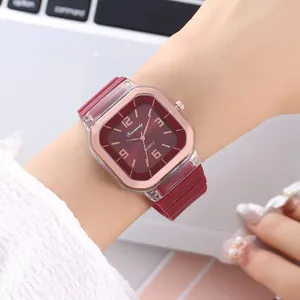 Γυναικείο ρολόι quartz με τετράγωνο μπορντό καντράν και διαφανή κάσα στον καρπό