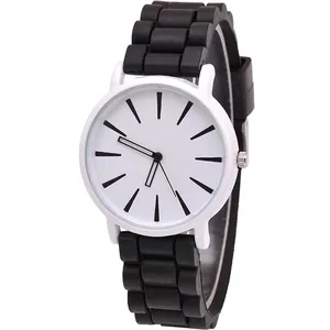 Minimalistische Silikonuhr mit weißem Zifferblatt und schwarzem Gliederkettenarmband