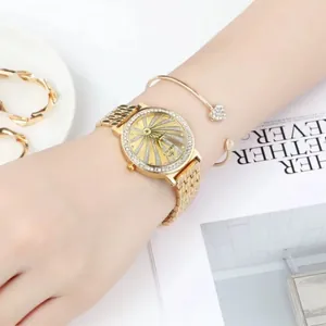 Women's Luxury Gold Alloy Quartz Watch With Rhinestone Bezel Sunburst Star Dial Fashion Five Link Bracelet Ladies Watch
