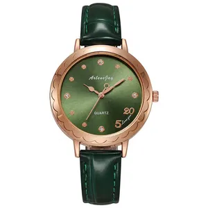 Orologio al quarzo elegante oro rosa da donna con quadrante verde e cinturino pelle