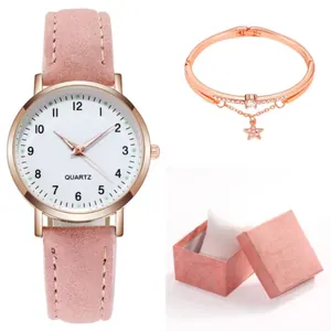 Set orologio al quarzo in pelle rosa opaca con bracciale a stella in oro rosa