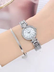 Lussuoso Orologio al Quarzo Argento da Donna Con Bracciale Intarsiato di Strass Orologio da Polso in Lega Quadrante Numeri Arabi Gioielli Moda Regalo
