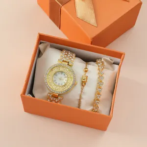 Montre-bracelet à Quartz Dorée de Luxe pour Femme et Bracelet Cœur en Strass Montre de Mode pour Femme Cadeau Élégant