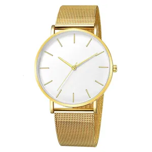 Montre minimaliste pour femme avec cadran blanc et bracelet en maille d'acier doré