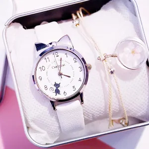 Niedliche Katzenuhr und Blumenarmband Set in Geschenkbox mit weißem Lederband