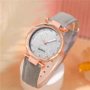 Montre Quartz Femme Cadran Ciel Étoilé Brillant Index en Strass Bracelet en Cuir Mat Boîtier en Alliage Montre Mode Bracelet