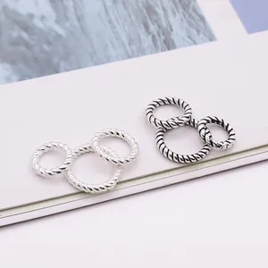 S925 Sterling Silber Ringe mit Kordelstruktur in poliertem Silber und Retro-Optik