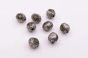 Macro di perle in argento sterling S925 con incisioni vintage e mantra dorati