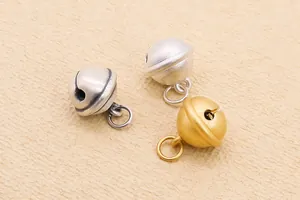 Dreifarbige matte 3D-Silber- und Goldglocken-Anhänger mit Ringen für DIY-Schmuck