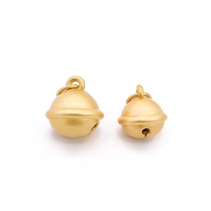 Matte goldene 3D-Glockenanhänger in zwei Größen mit Aufhängeschlaufen für DIY-Schmuck