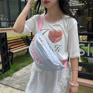 Frische hellblaue Nylon-Umhängetasche für Damen mit rosa Lucky-Aufdruck
