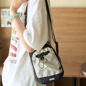 Bolso bandolera impermeable con cordón para exteriores con correa ajustable y bicolor