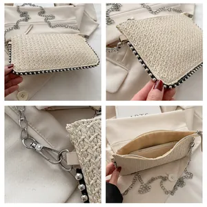 Détails du sac bandoulière beige tissé avec bordure à rivets argentés et chaîne en métal