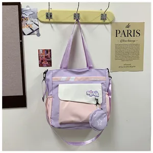Détail du sac cabas violet style coréen avec broderie étoile et porte-monnaie