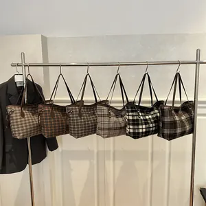 Women Large Capacity Plaid Tote Bag Vintage Woolen Fabric Shoulder Bag British Style Commuting Handbag With Leather Handles