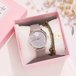 Set de reloj para mujer con esfera de margarita, correa de cuero gris y brazalete