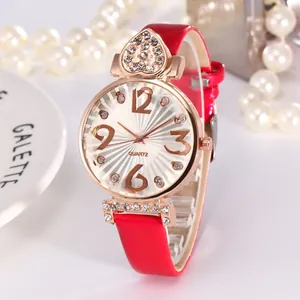 Montre à Quartz Mode Femme Cœur Strass Boîtier en Alliage Or Rose Bracelet en Similicuir Montre-Bracelet Décontractée Cadeau