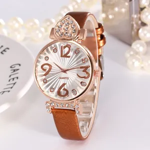Montre quartz femme avec bracelet en cuir marron et cadran cœur strass or rose