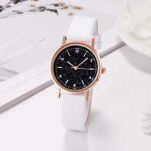 Damen Quarzuhr mit schwarzem Sternenhimmel-Zifferblatt und weißem Lederarmband in Roségold