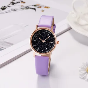 Modische Damen-Sternenhimmel-Uhr mit lila Lederarmband und roségoldenem Metallgehäuse