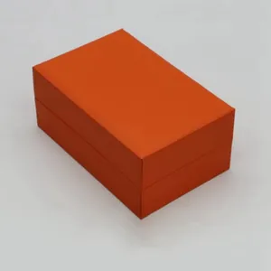 Caja de regalo para joyas de cuero PU naranja con tapa rectangular texturizada elegante