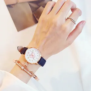Chic women's watch with heart dial and matching rose gold starry bracelet set
