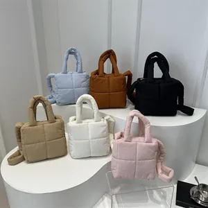 Sac à Bandoulière Matelassé Mode pour Femmes en Nylon Rembourré Carré Sacoche Minimaliste Polyvalent Automne Hiver