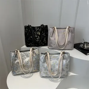 Women's Butterfly Jacquard Tote Bag Large Capacity Floral Embroidery Shoulder Bag Casual Commute University Student Handbag
