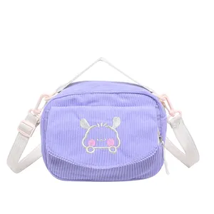 Sac bandoulière en velours côtelé lilas avec broderie animalière et sangle réglable