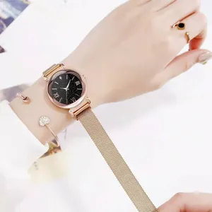 Damen Roségold Sternenhimmel Quarzuhr mit Magnetarmband und passendem Schmuck-Set
