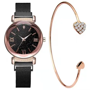 Elegantes Set aus roségoldener Uhr mit Sternenzifferblatt und passendem Herzarmband