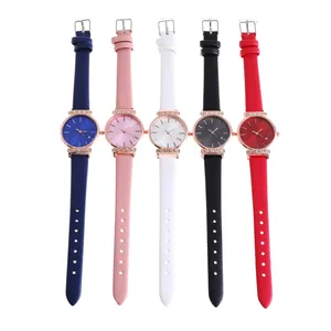 Montres quartz pour femmes avec bracelet en cuir et lunette sertie de strass rose doré