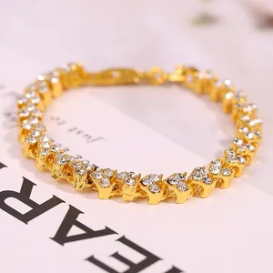 Elegante bracciale tennis da donna in oro rosa con brillanti zirconi a taglio tondo