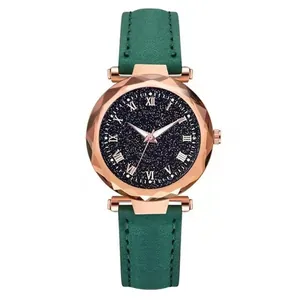 Montre femme à quartz avec cadran ciel étoilé, bracelet cuir vert et chiffres romains