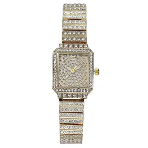 Montre à quartz carrée dorée de luxe avec cadran pavé de cristaux et bracelet métal