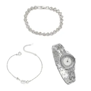 Coffret luxe 3 pièces montre argentée et bracelet cœur avec strass et chiffres romains