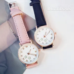 Montre minimaliste pour femme avec bracelet en cuir et cadran à étoiles lumineuses