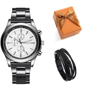 Dettaglio dell'orologio al quarzo da uomo con bracciale in pelle intrecciata e confezione