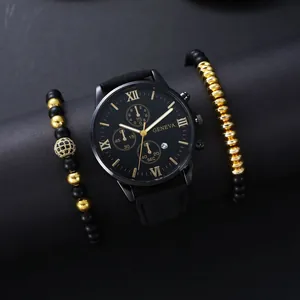 Detailopname van Geneva herenhorloge en kralenarmbanden op een zwarte display