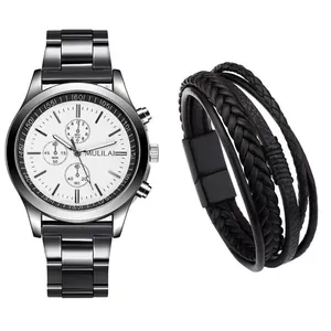Dettaglio dell'orologio al quarzo da uomo con cinturino in acciaio e bracciale in pelle