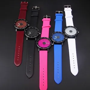 Set di orologi al quarzo con quadrante cielo stellato e cinturini in pelle in cinque colori