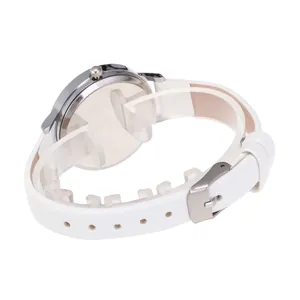 Elegant white quartz watch with heart scales and silver case for women fashion