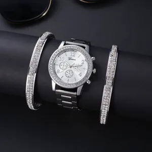 Zilveren kwartshorloge en strass armband set met diamanten bezel en Geneva wijzerplaat