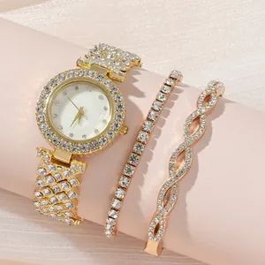 Coffret montre femme de luxe dorée ornée de cristaux avec bracelets assortis scintillants