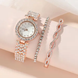 Coffret montre luxe femme or rose avec cadran cristal et deux bracelets diamantés