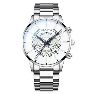 Détail de la montre Geneva argentée avec affichage du calendrier et cadran blanc élégant